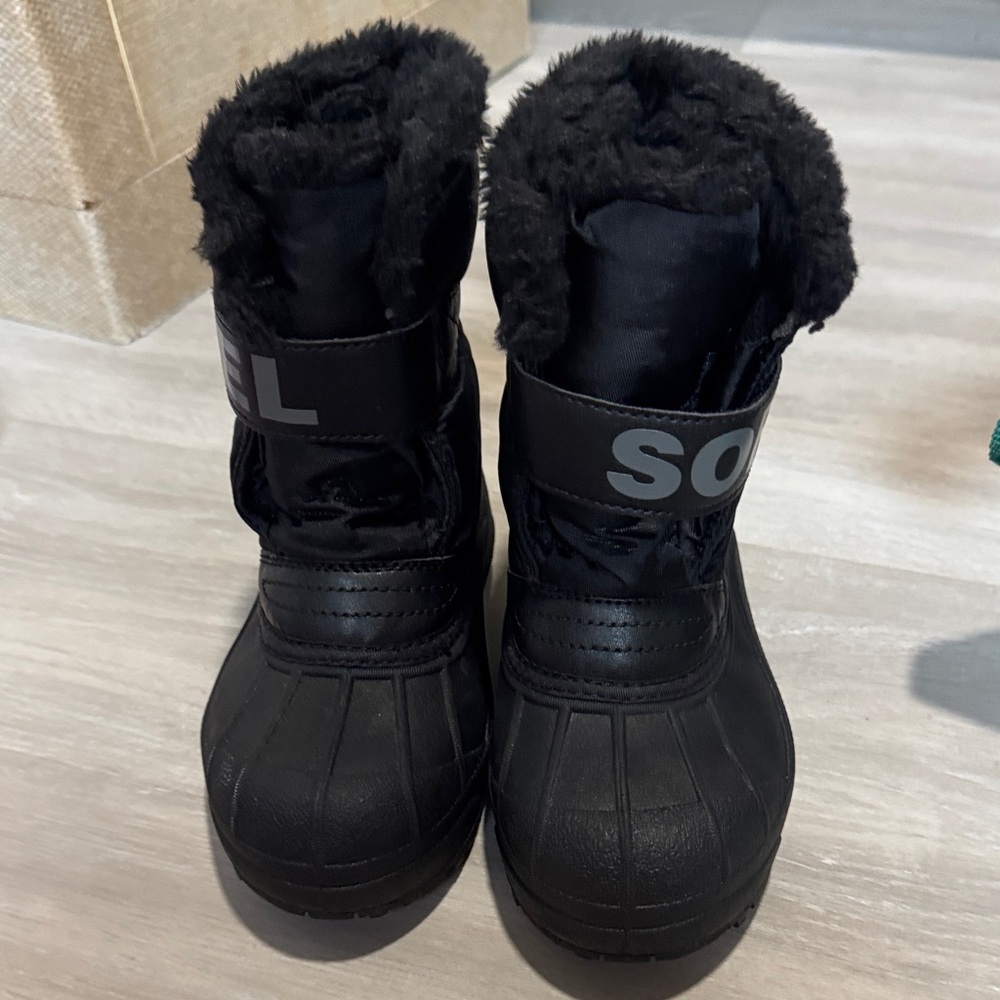 NWOT Sorel Kids Black Snow Boots size 13